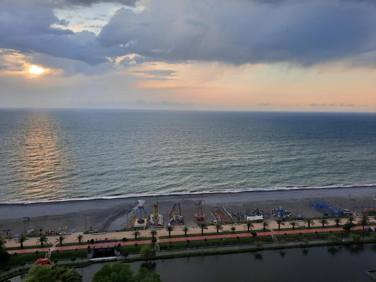 Twins tower orbi city Batumi Zewnętrze zdjęcie